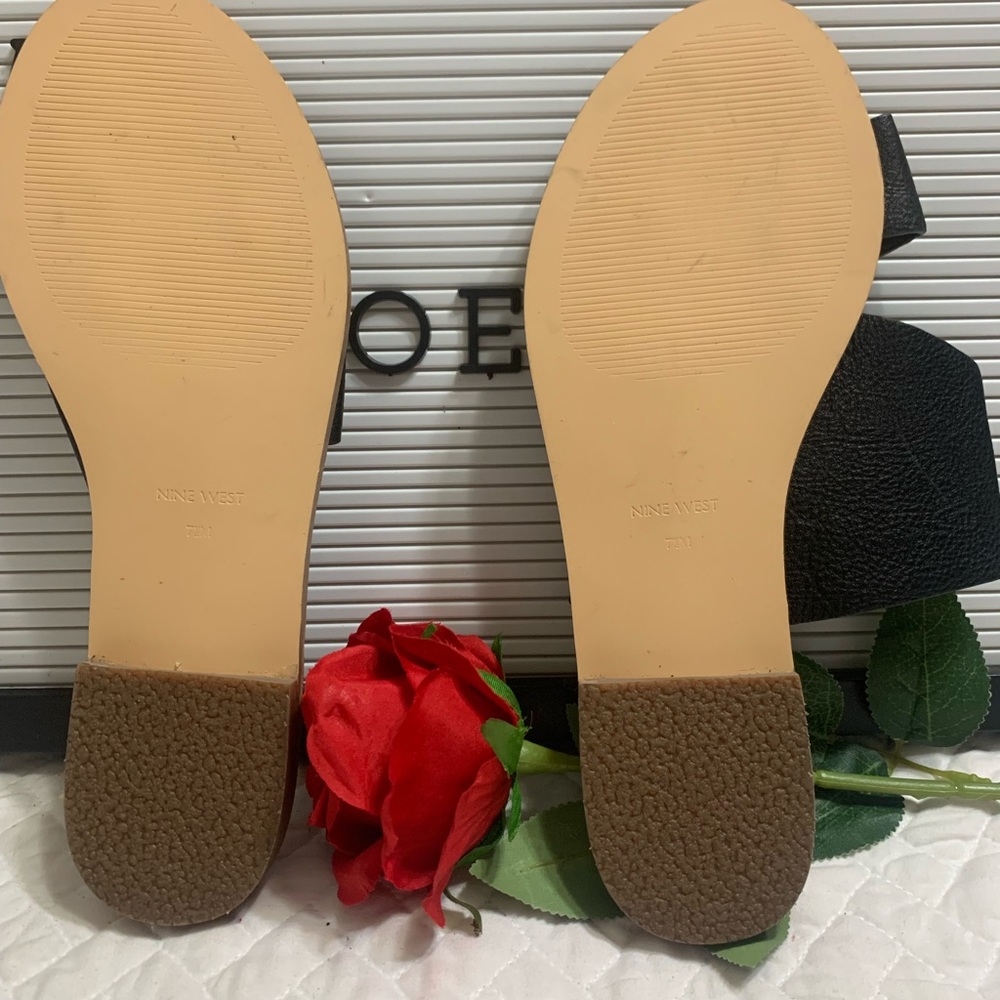 Nine West Emdown sandals, Brand New - Picture 5 of 6